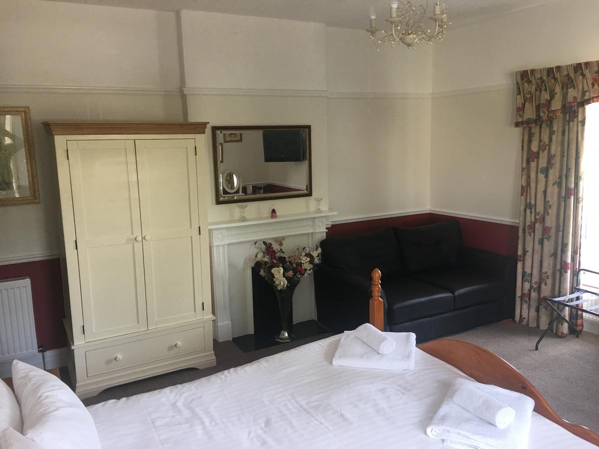 Winston Manor Guesthouse Rooms Churchill  Esterno foto